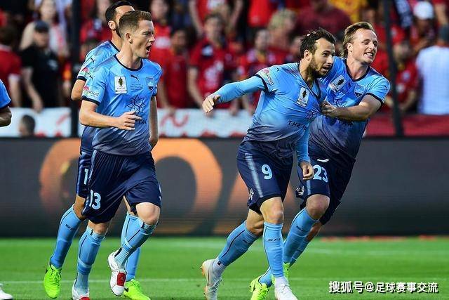 记者：吉达国民与特林康签约4年，转会费4000万+500万美元浮动